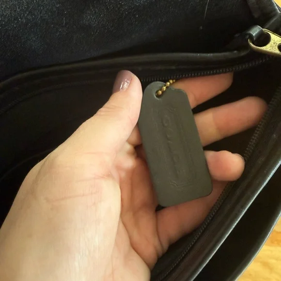 Vintage Coach Black Leather Shoulder Bag - Picture 6 of 13